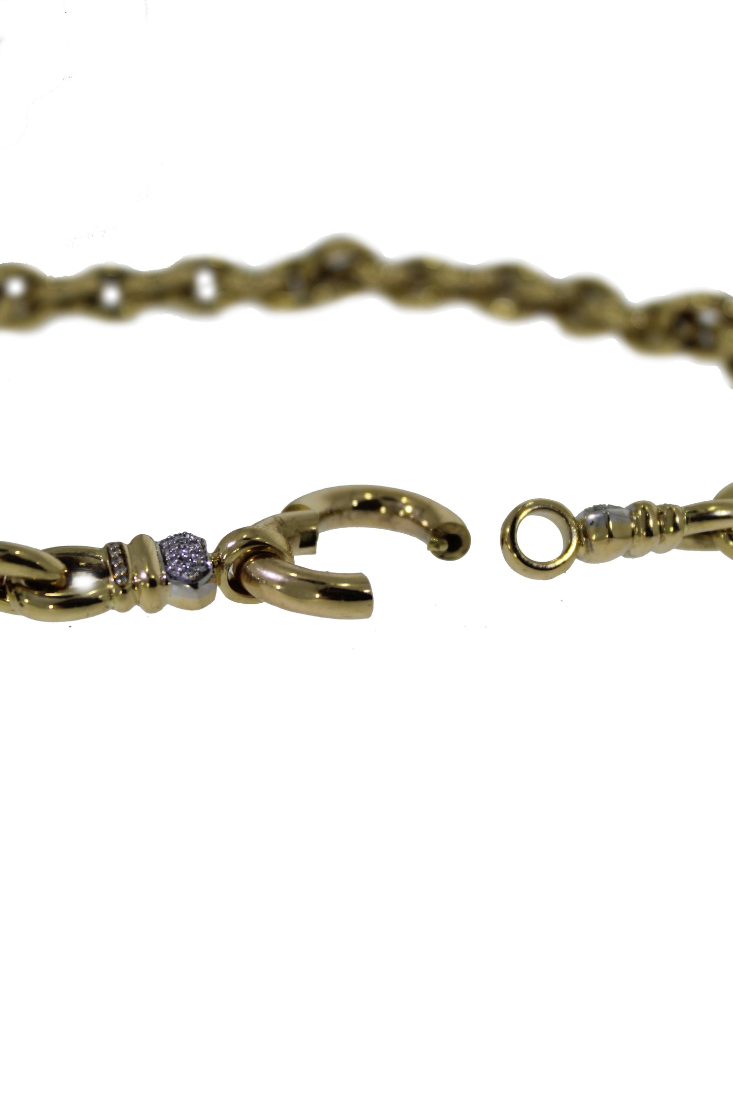 Halbmassives Gold Collier mit Brillantschloß