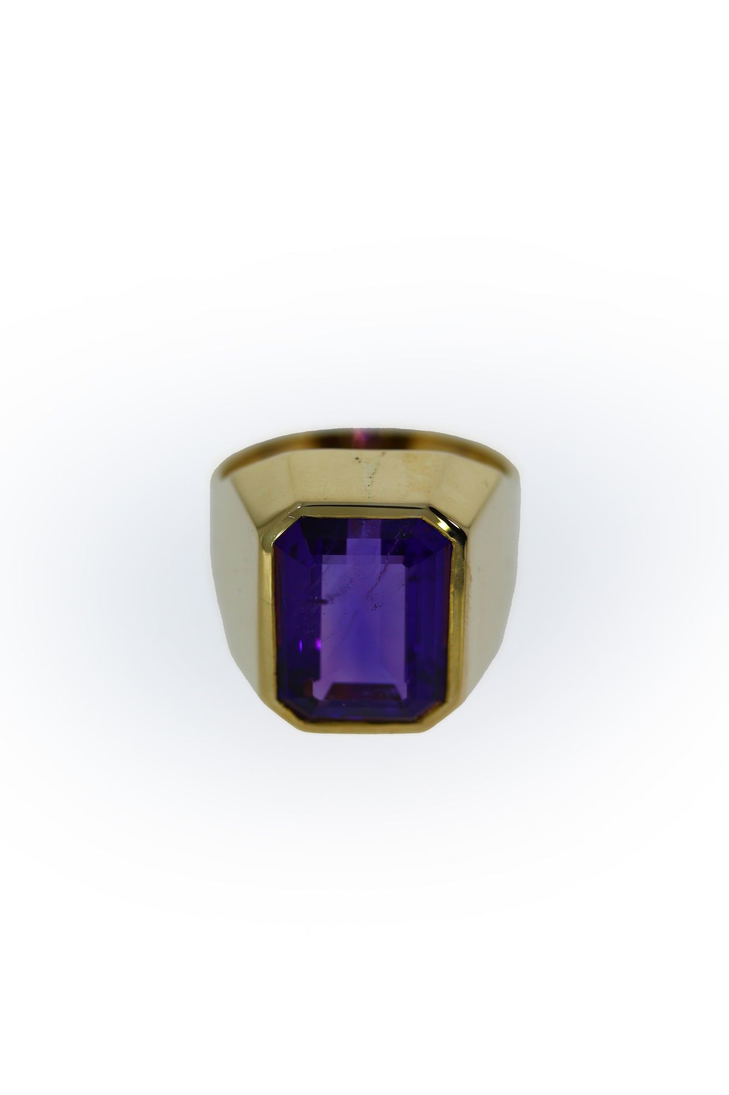 Geschmiedeter Gold Ring mit Amethyst