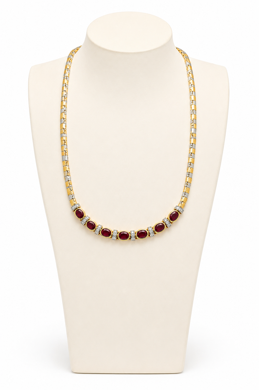 ADIB2291a_Rubin_Collier_aus_750_Gold_Bicolor_mit_Rubinen_und_Brillanten