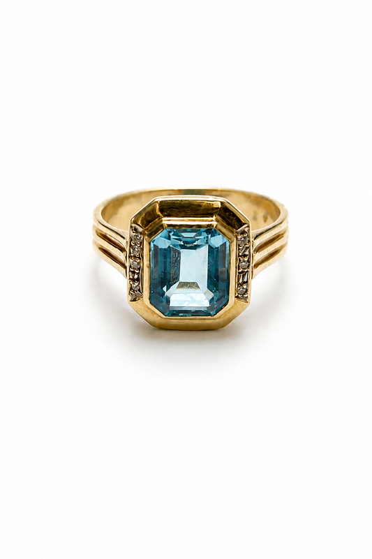 Eleganter Blautopas-Ring in 585 Gelbgold mit Diamantbesatz