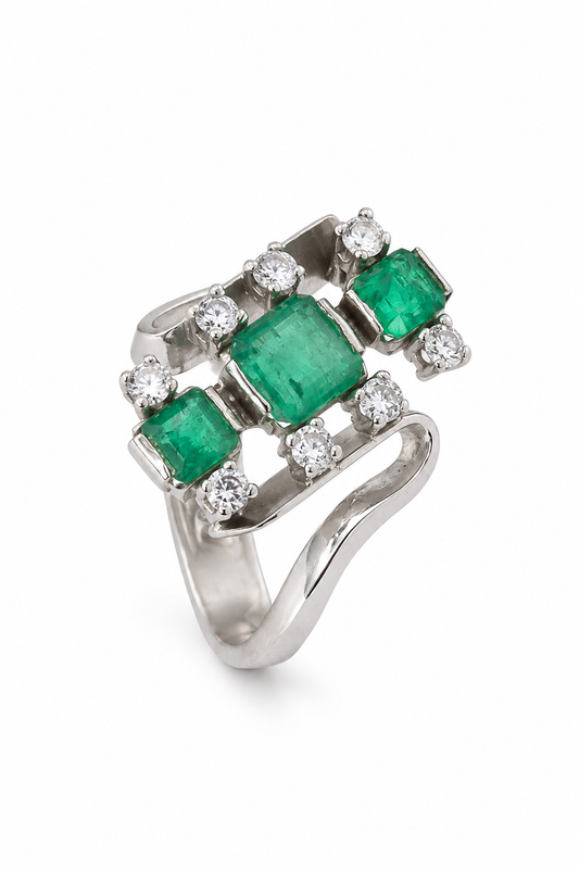 V4413-7aSmaragdring_in_585Wei_gold_mit_Smaragden_und_Brillanten