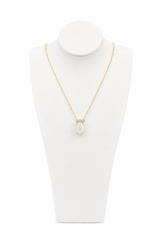 Elegantes Opal Collier aus 585/- Gelbgold mit Brillanten